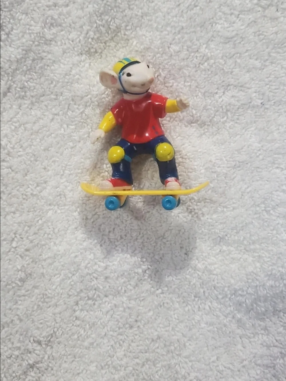 Stuart Kids Skateboarding Mouse Figure Toy - Red & Yellow